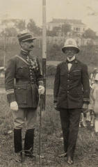 Tuyen-Quang 11 novembre 1928 avec le préfet Barvre
