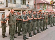 3eme REI  Saint-Laurent du Maroni en 1985 au premier plan,  ct du lt, le sergent Moustaine et Frdric Dieu.