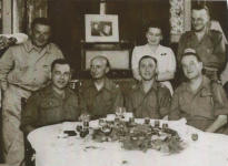 En mai 1945, au cours de la soire o furent proposs " Nos kpis blancs" assis  gauche le lt Grard, debout Paule Nod et le lt Semler Collery. Photo Louis Sylvestre  des studios Gill Pax